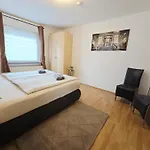 1 - Naehe Phantasialand, Koeln, Bonn, Bruehl *