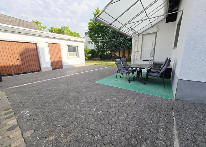 1 - Naehe Phantasialand, Koeln, Bonn, Bruehl Weilerswist