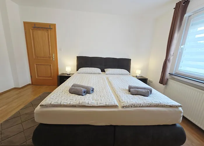 1 - Naehe Phantasialand, Koeln, Bonn, Bruehl *